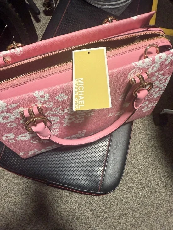 Marilyn Medium Printed Signature Logo Satchel