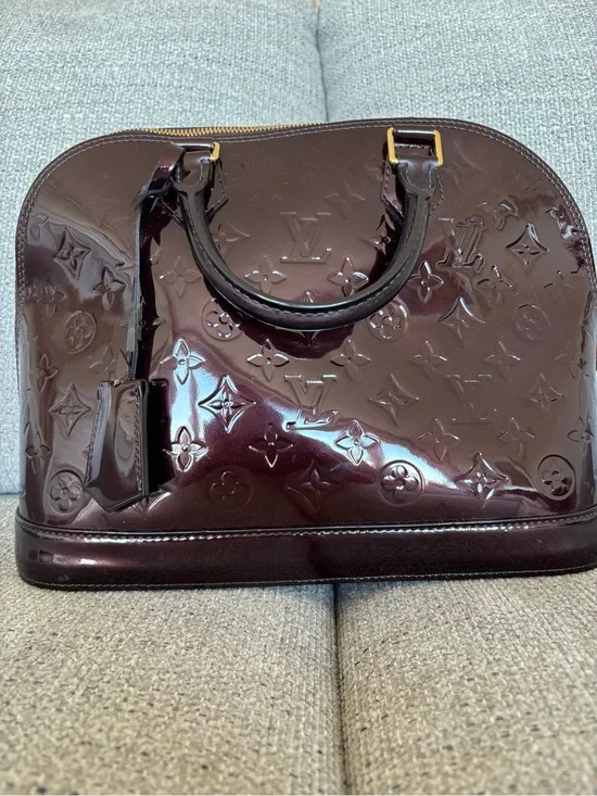 Louis Vuitton Vernis Alma in Amarante
