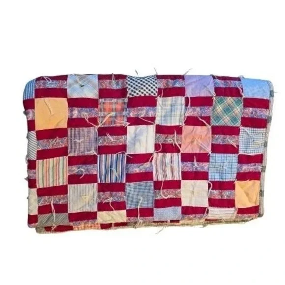Vintage Handmade Patchwork Tied Quilt Red Multi Color‎ Scrap Cotton 81x65 Folk