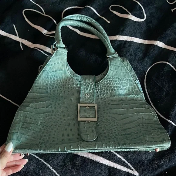 Green Crocodile-Embossed Shoulder Bag with Metal Buckle
