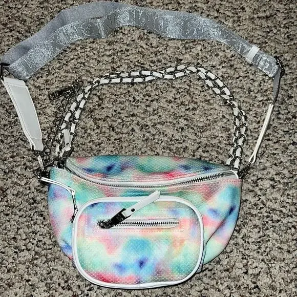 STEVE‎ MADDEN CONVERTIBLE  MULTI COLOR BELT BAG.