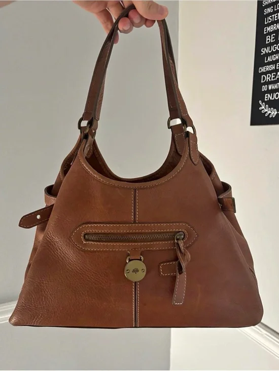 Mulberry Brown Leather Shoulder Bag with Front Zip Pocket