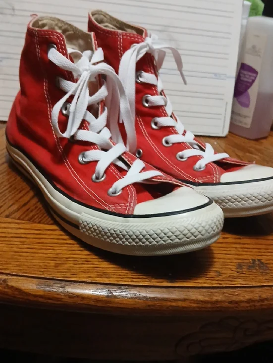 Converse C.Taylor Red‎ High-Top Canvas Sneakers with White Laces,sz.6