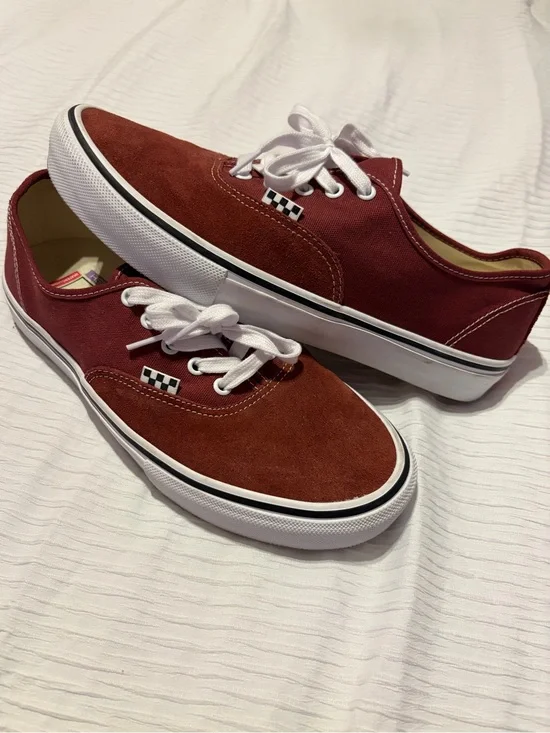 Vans Pop Cush Men's Low-Top Sneakers in Burgundy and White