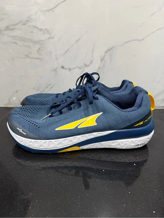 Altra paradigm 4.5 men’s size 11.5 Navy Blue Running Shoes with Yellow Logo
