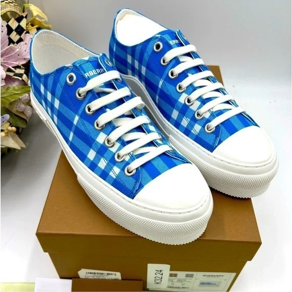 Men’s Burberry, Jack vivid blue check sneaker size 44 made in Italy