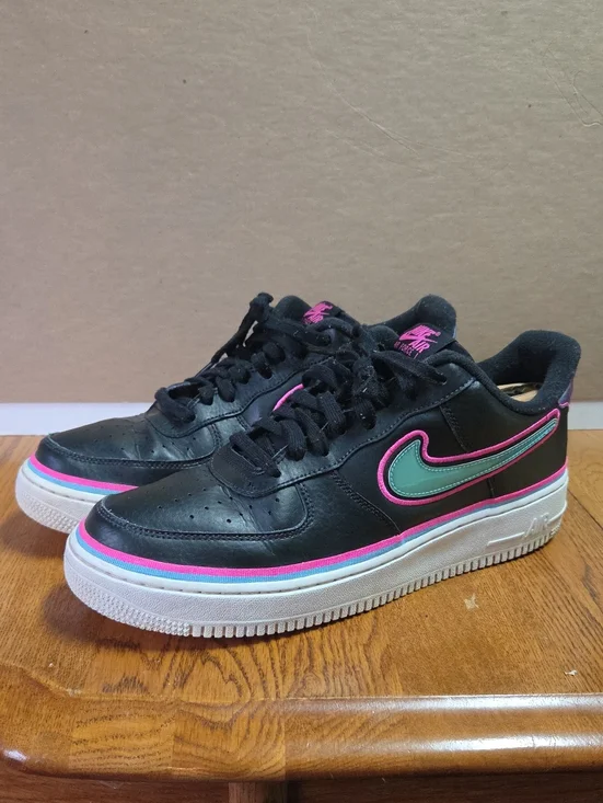 Nike Air Force 1 '07 LV8 Sport sneakers in a 