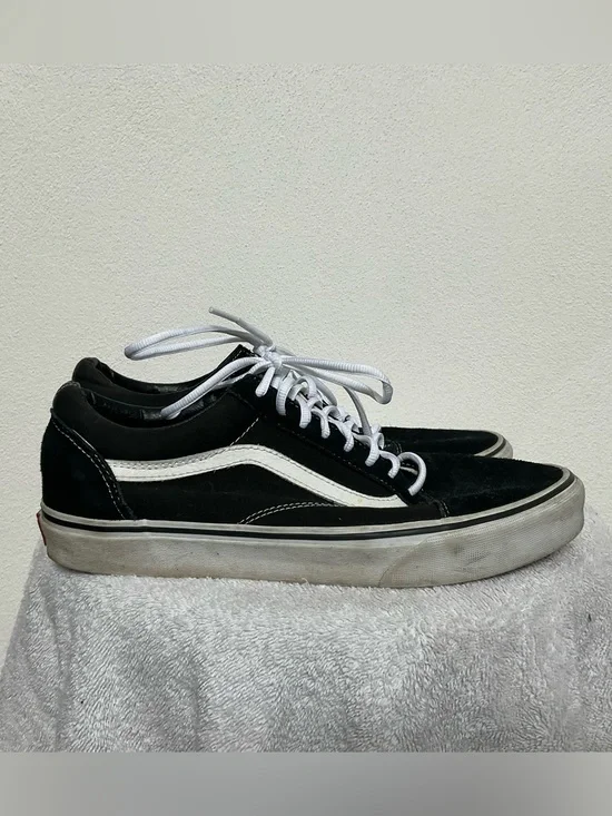 Vans Old Skool Classic Black, White Low Top Skate Sneakers Size 9.5 Men's