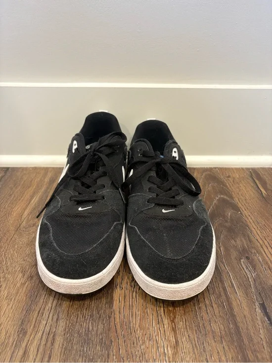 Nike SB Black and White Low-Top Sneakers