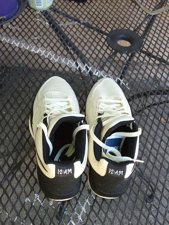 Nike Low-Top Sneakers in Cream and Black