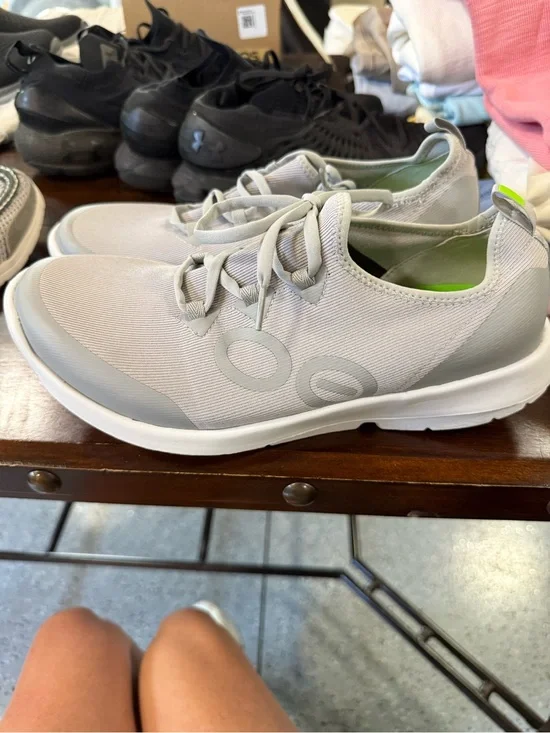 OOFOS Light Gray Lace-Up Sneakers