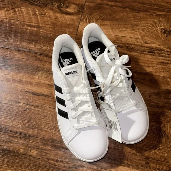 Adidas White Black Grand Court Unisex Lace Up Sneakers Big Kids Size 4 NEW