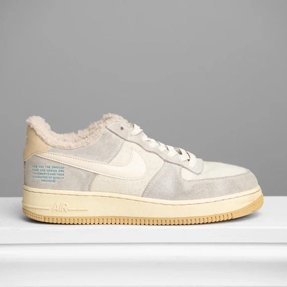 Nike Air Force 1 Sherpa Photon Dust Sz 9 Fleece Lined Suede GorpCore Athleisure