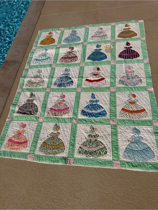 Vintage Antique Handmade Sunbonnet Sue Quilt Pastel Multicolor cottagecore