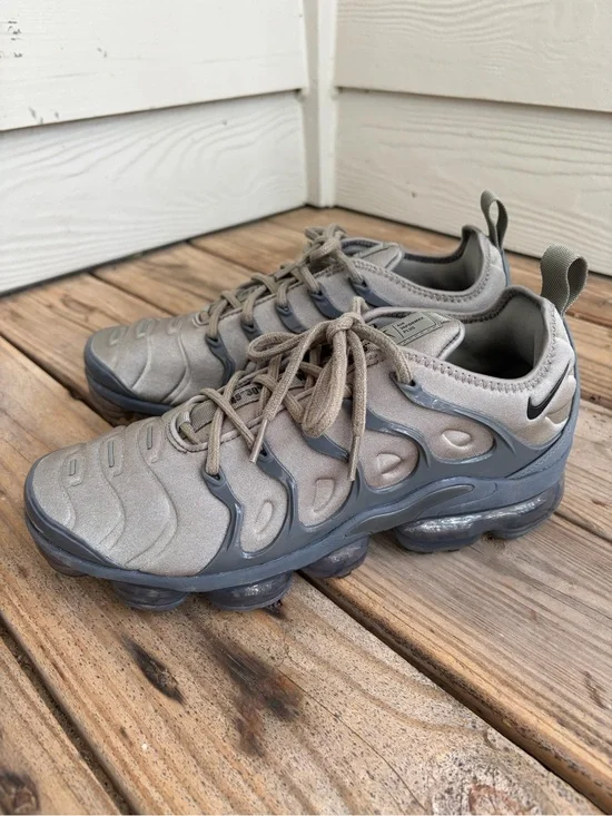 Nike VaporMax Plus Men’s 9.5 Dark Stucco Gray‎ Air Max Running Sneakers