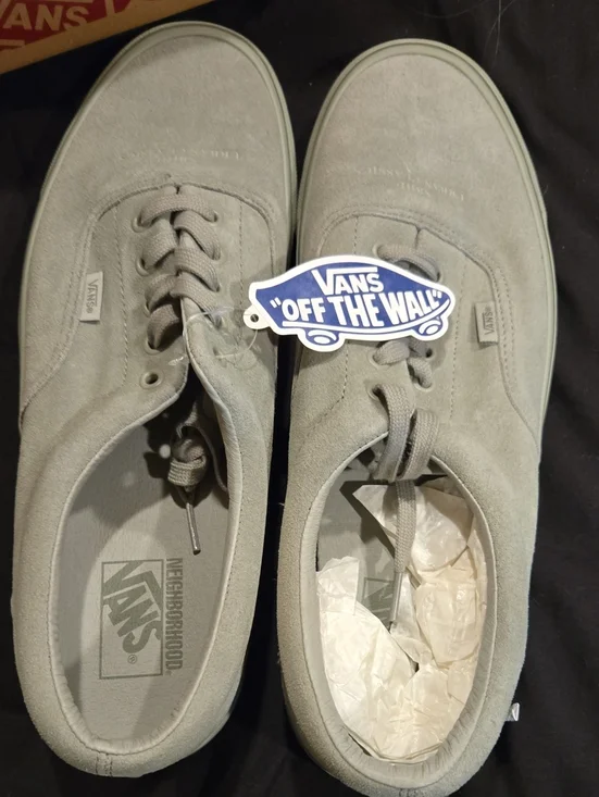New With Tags Vans Men's Suede Low-Top Sneakers Seagrass Green