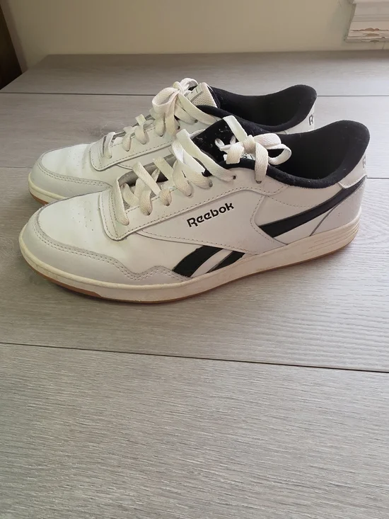 Reebok Womens  Classic White & Black Leather Sneakers