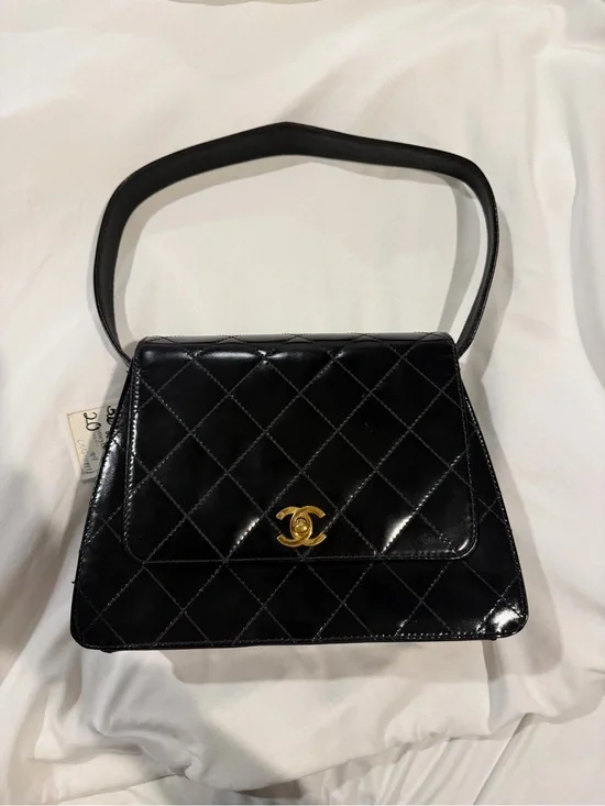 Chanel 1997 Kelly Patent Leather Shoulder Bag with Gold CC