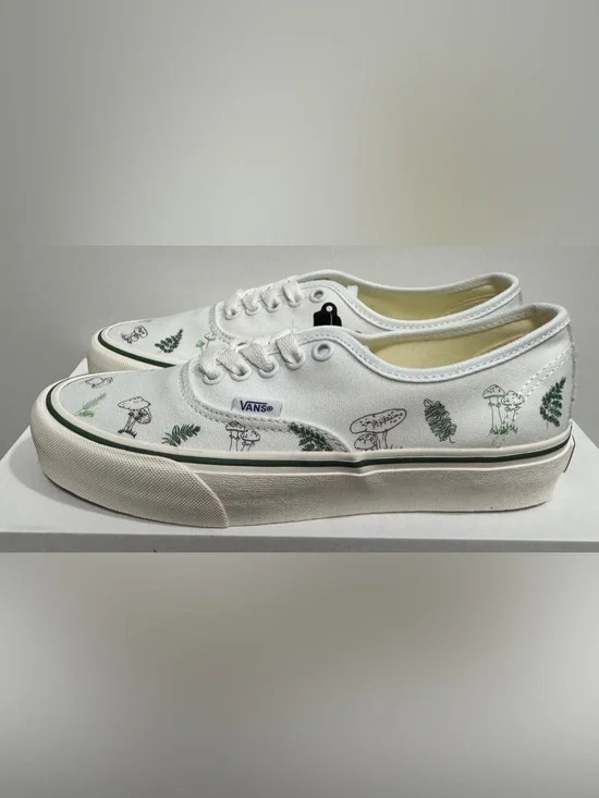 Vans x Ssense Authentic Vault Vr3 True White Unisex Size 6.5 Men/ 8 Women