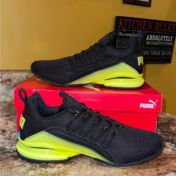 Puma Sneakers