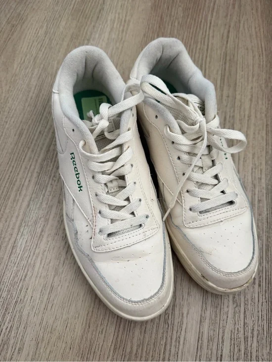 Reebok Men's White Sneakers with Green Logo