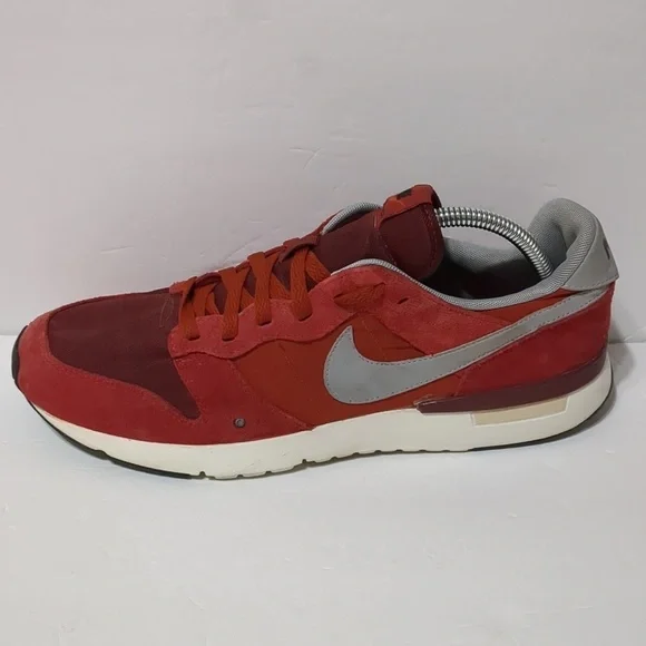 Nike Archive 83.M ‘Game Red’ men size 9.5