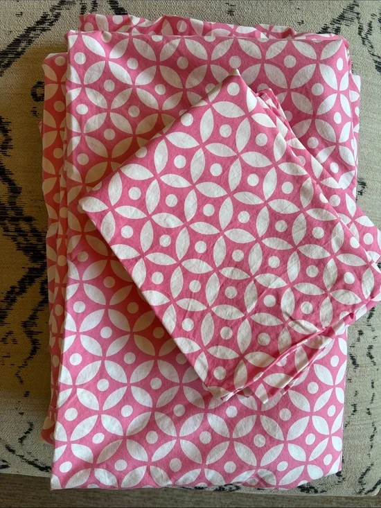 PB Teen Queen Sized 100% Cotton Pink/White Pattern Sheets
