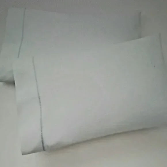 Ralph Lauren Palmer Percale Two Standard Size Pillowcases NWT