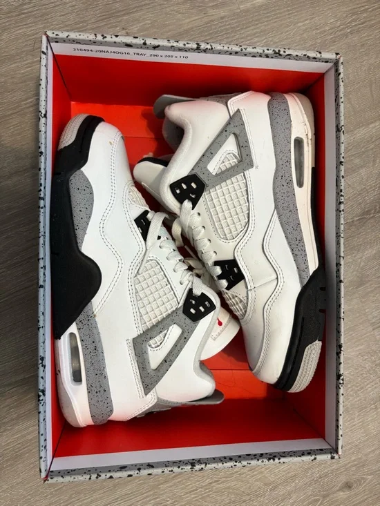 Jordan 4 white cement 5Y