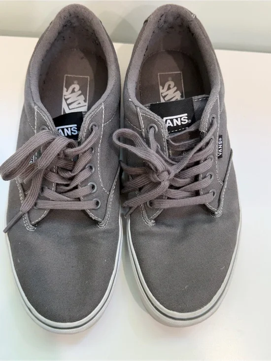 Vans Men's 9 Gray Canvas Low-Top Sneakers Skate Casual Streetwear Minimalist