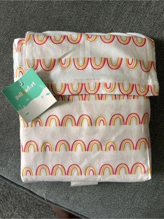 NWT Pillowfort Rainbow Print Toddler Bed Sheets - Pink, Yellow & Orange