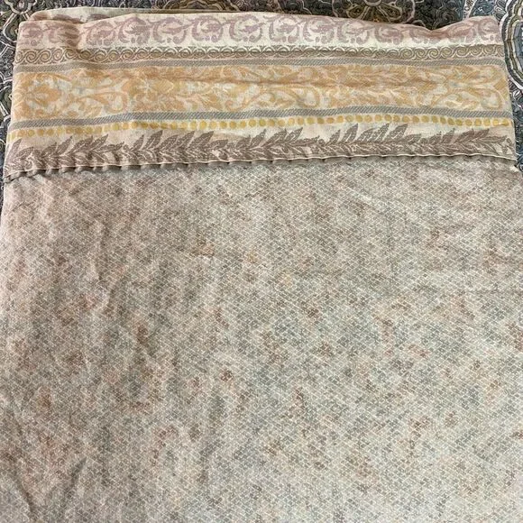 Croscill Bedding Sheets in Gold and Gray