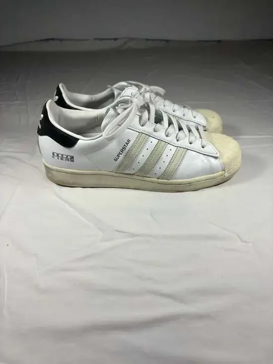 Adidas Superstar 'Size Tag' Cloud White/Core Black Sneakers (FV2808)