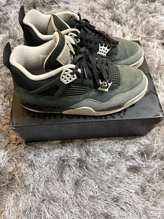 Air Jordan 4 Retro Sneakers FQ8138 002 Size 11