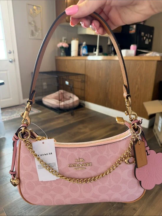 Coach powder pink Teri