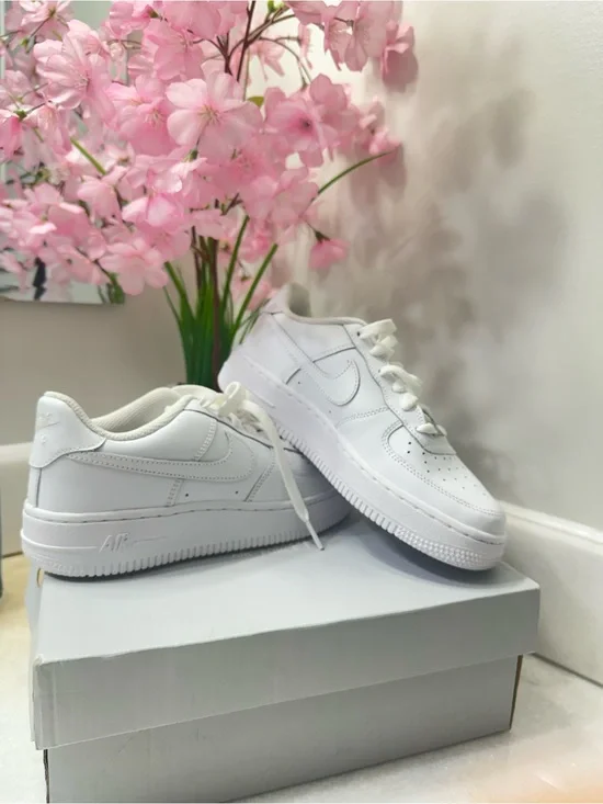 Nike Kids White Low-Top Sneakers
