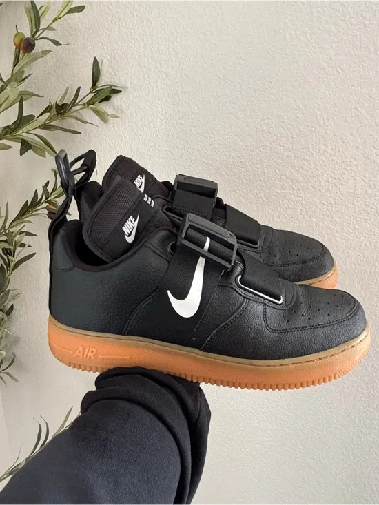 Nike Men’s Black & Gum Air Force 1 Utility Black 9