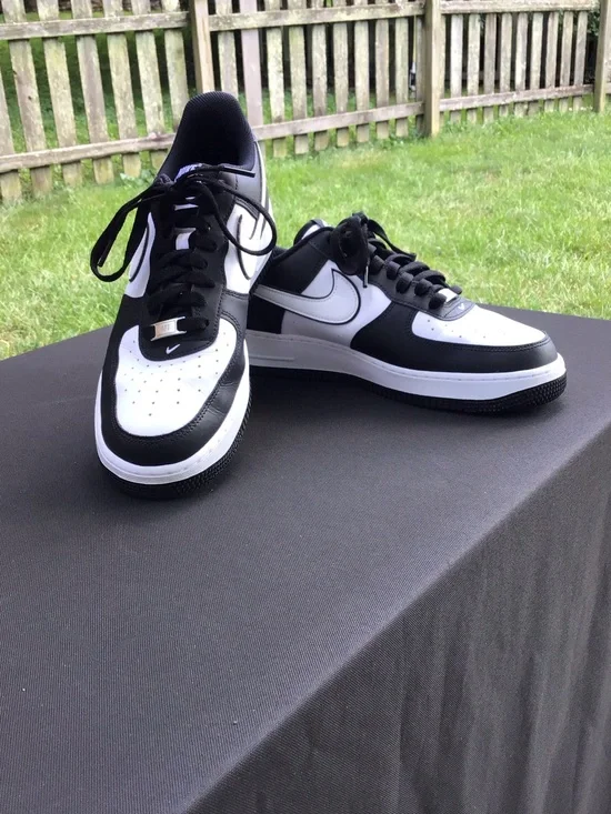 Nike Air Force 1 Low Black White Men's Size 10.5 Sneakers Athletic Shoes
