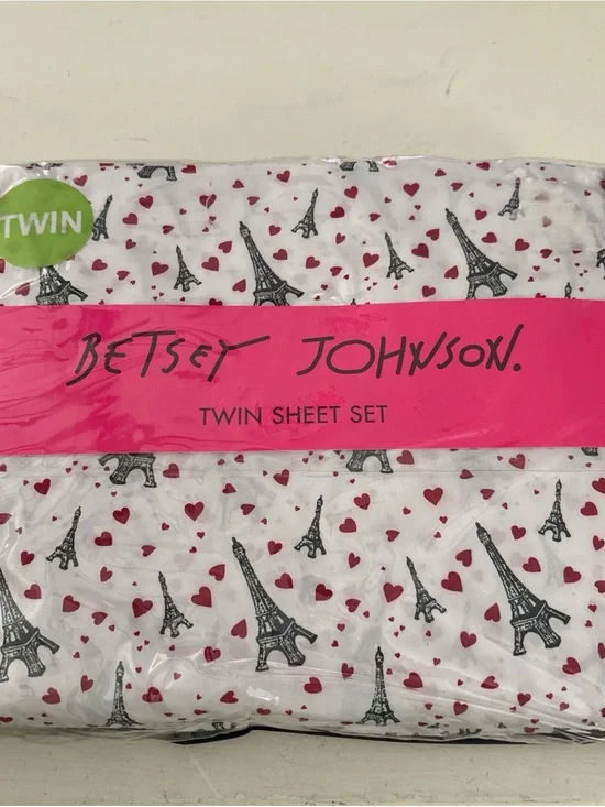 Betsey Johnson Red and Black Twin Sheet Set Packaging