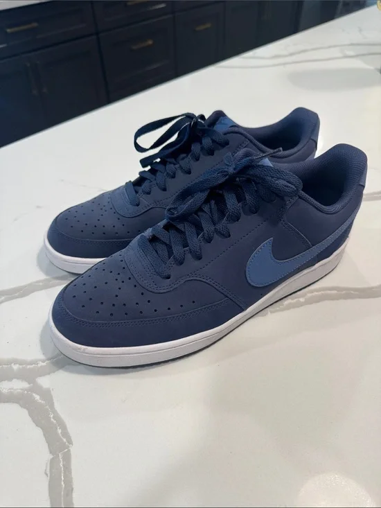 Nike men’s court vision low top sneaker