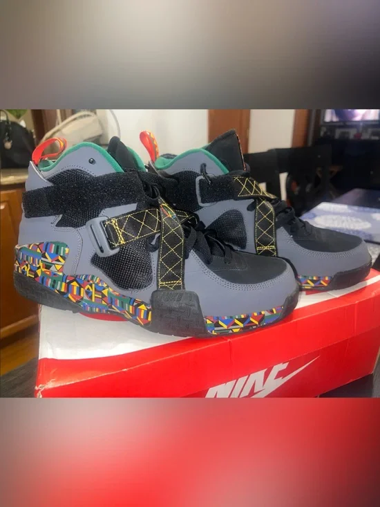 Nike Men's High-Top Sneakers in Gray, Black & Multicolor Pattern