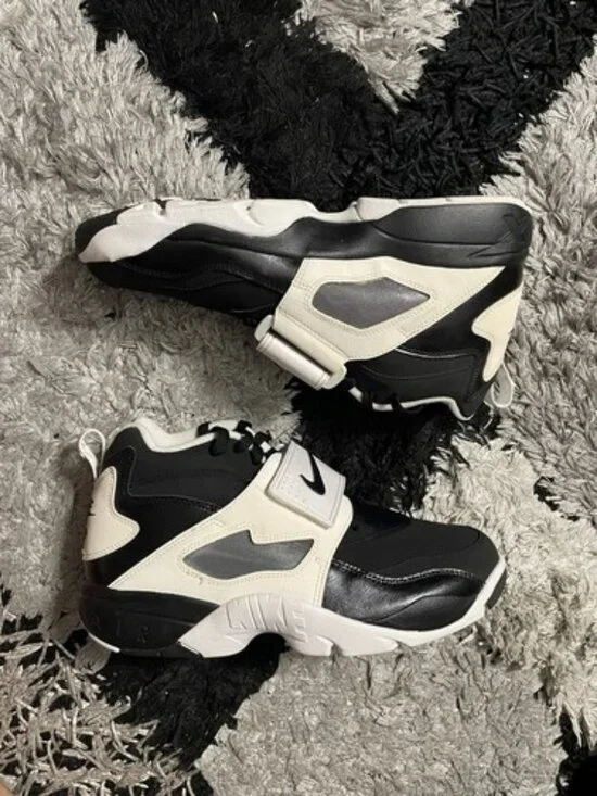 Nike Air Diamond Turf Black 309434-021 Men's Size 10 Deion Sanders