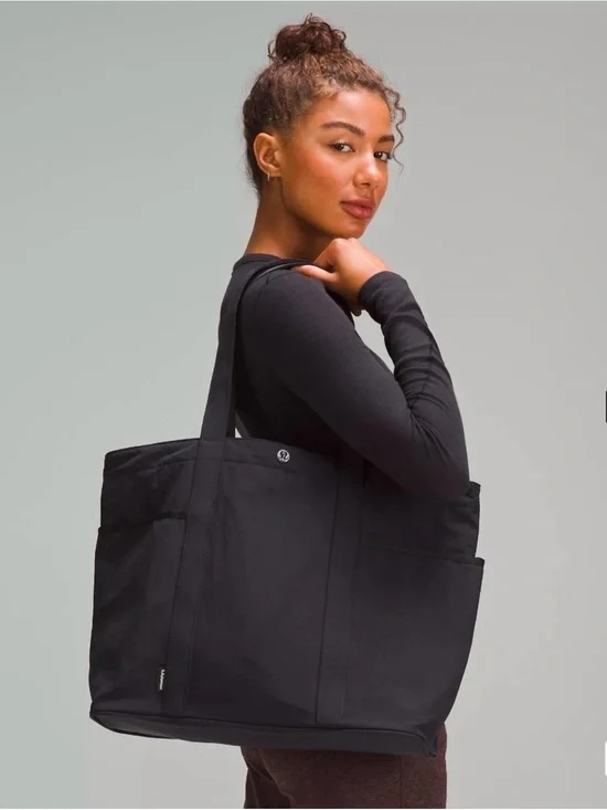 Lululemon Women's black Everyday Tote Bag