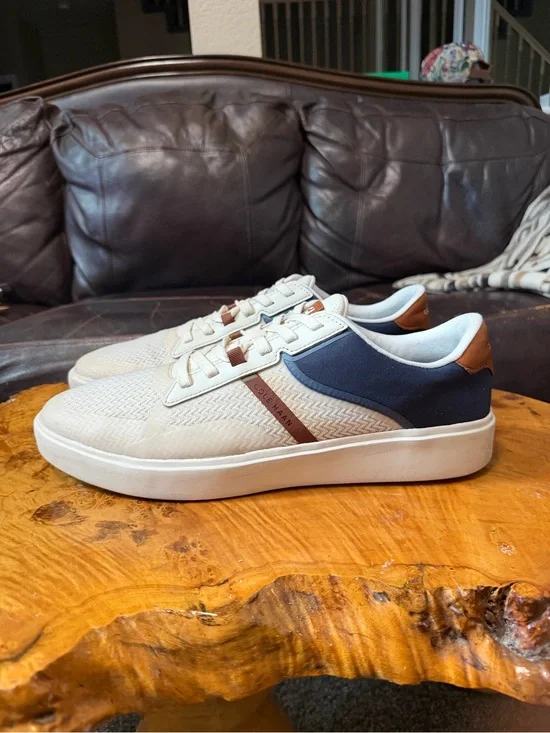 Cole Haan Grand Crosscourt Winner Men’s Sneaker Size 13M Ivory Navy C38838