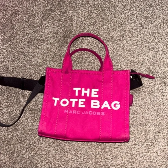 Marc Jacobs Fuchsia Tote Bag
