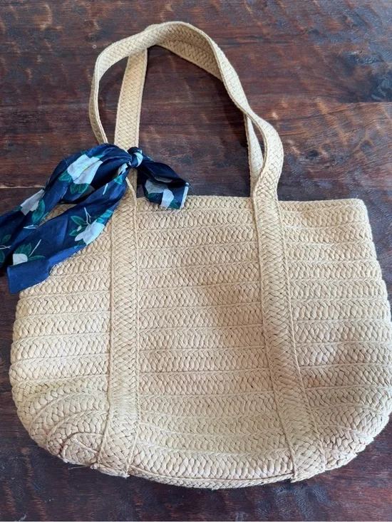 Draper James woven  Tote Bag with Navy Scarf