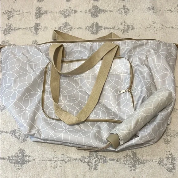 Gray and White Tote Bag & Umbrella