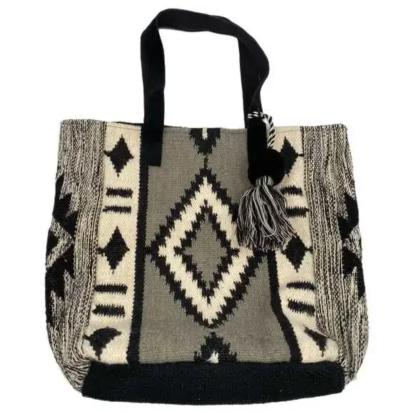 Chloe & Lex Black Cream Woven Wool Blend Tote | Women’s OS