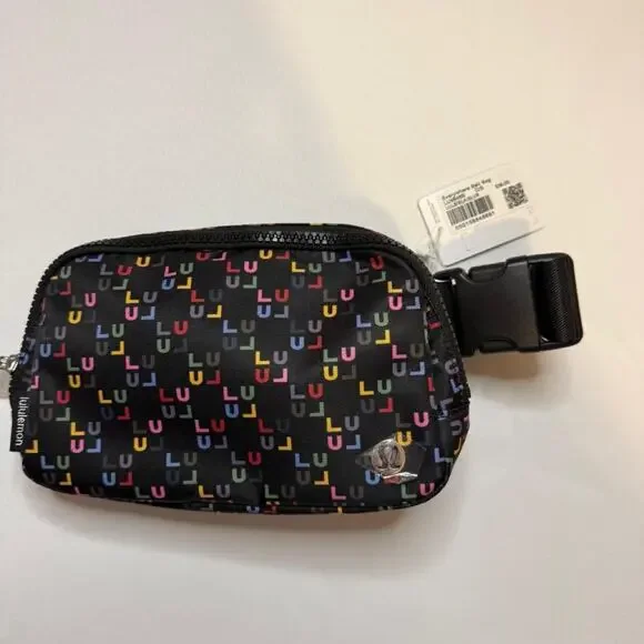 Lululemon everywhere belt bag nwt