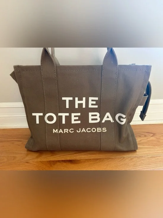 Marc Jacobs THE TOTE BAG